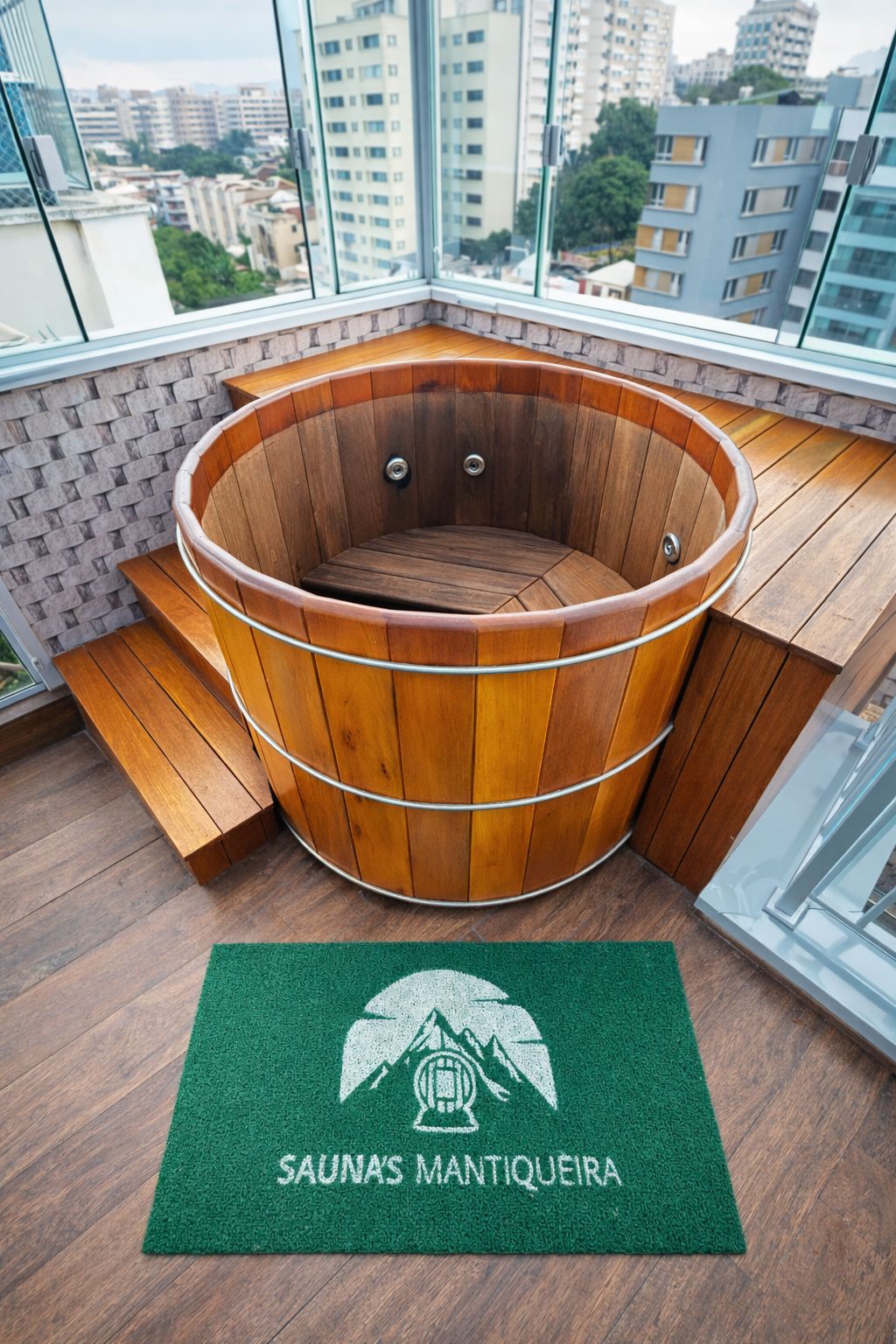 Ofurô de madeira para até duas pessoas com aquecimento e hidromassagem